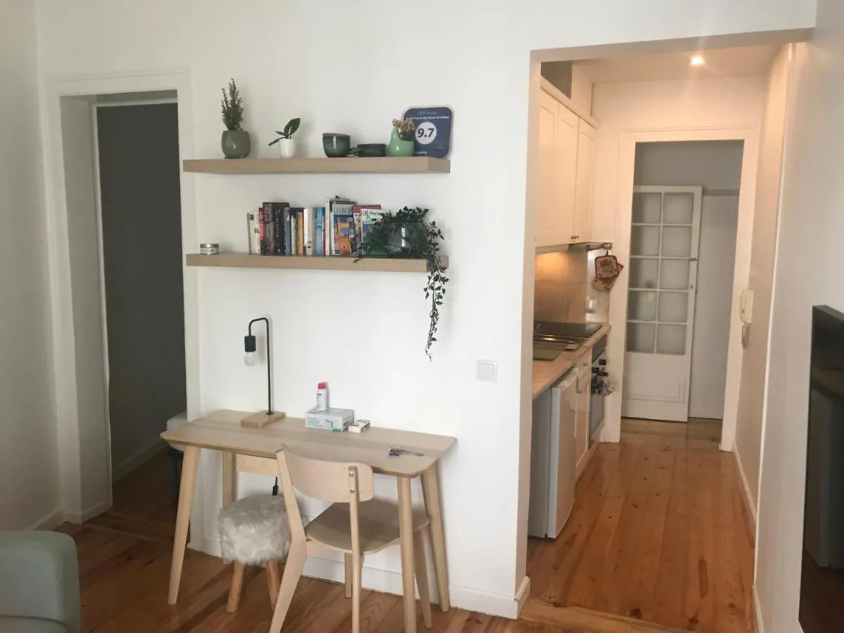 Small Flat In The Heart Of Lisbon Lägenhet